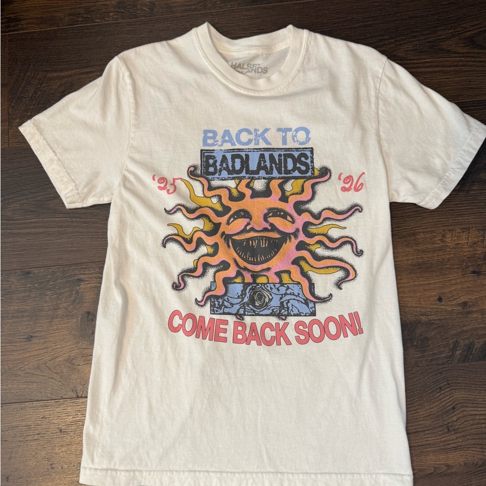 Halsey AUTHENTIC 2026 Concert Back To Badlands Graphic Tee with Sun Small